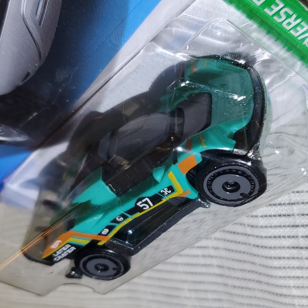 Hot Wheels - Picture 5 of 9